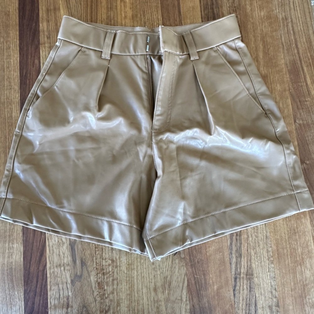 NWOT Abercrombie brown vegan leather shorts